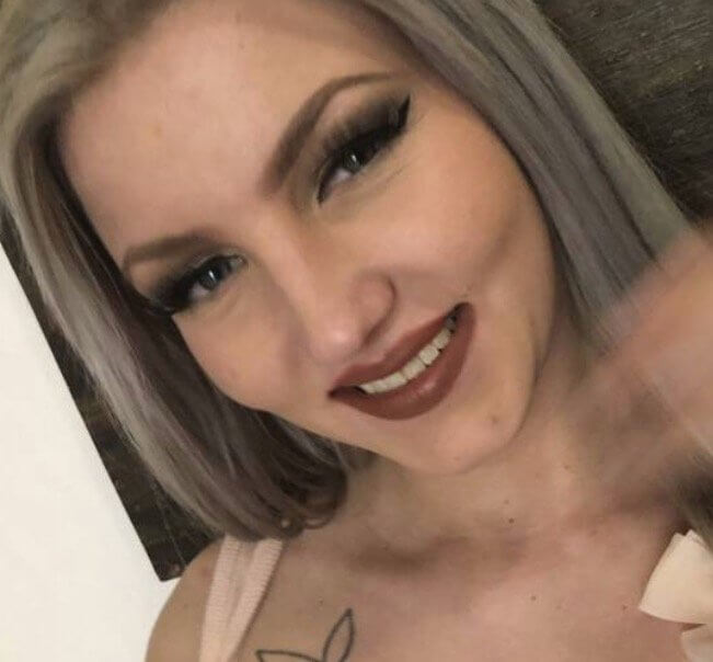 Sexhungrige Ehefrau Fickt Ihren Harten, Langen Dildo Bei Lupoporno Sexhungrige Ehefrau Fickt Ihren Harten, Langen Dildo Bei Lupoporno